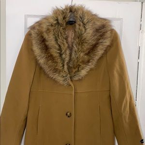 Elegant knee length fur collar women’s coat